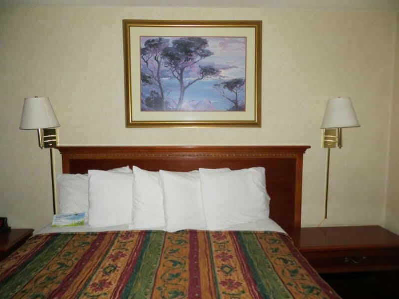 Knights Inn Colorado Springs Central Exterior photo